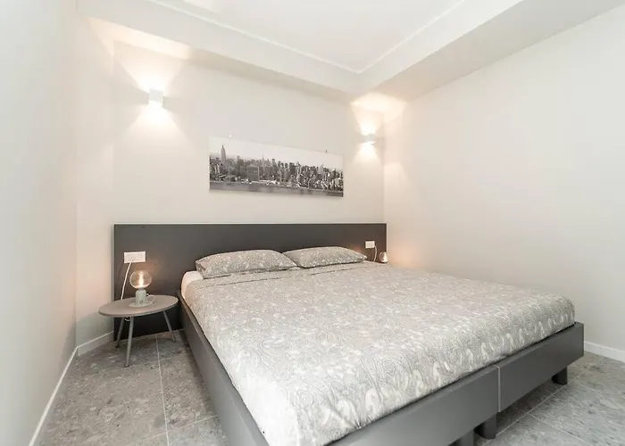 2 Min From The Cathedral With Private Parking * Como