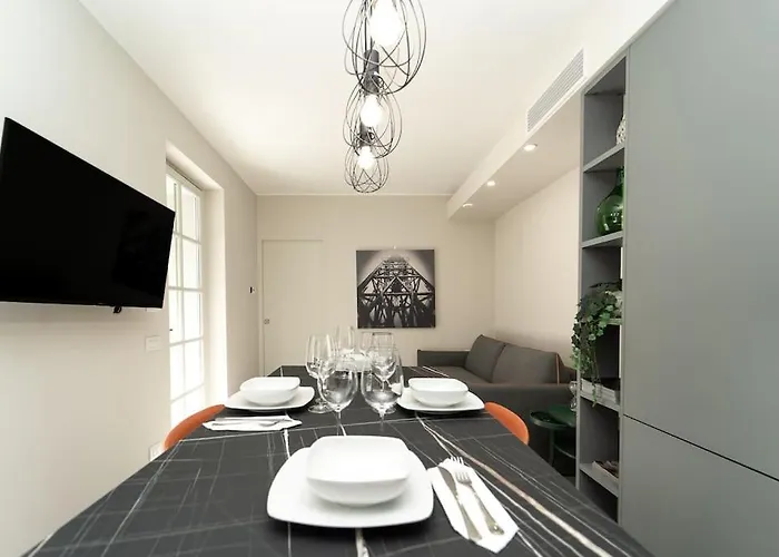 2 Min From The Cathedral With Private Parking Apartmán