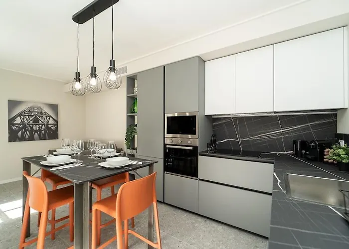 2 Min From The Cathedral With Private Parking * Como