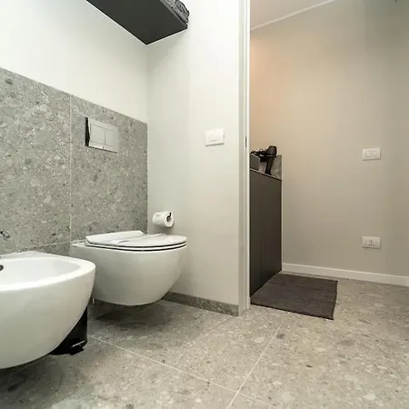 2 Min From The Cathedral With Private Parking Appartement Como