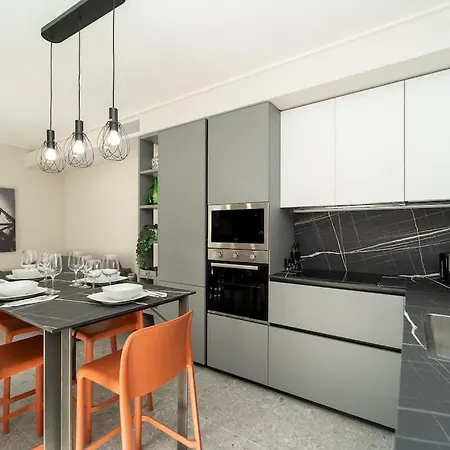 2 Min From The Cathedral With Private Parking * Côme