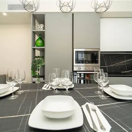 2 Min From The Cathedral With Private Parking