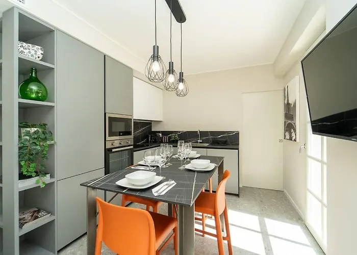 아파트 2 Min From The Cathedral With Private Parking *