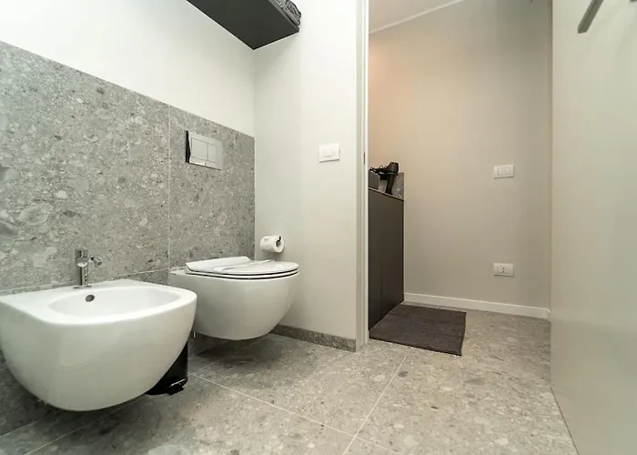 2 Min From The Cathedral With Private Parking 아파트 코모