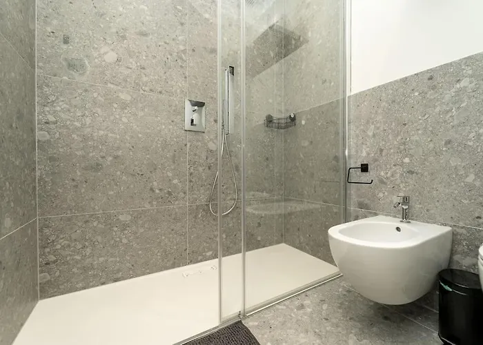 아파트 2 Min From The Cathedral With Private Parking *