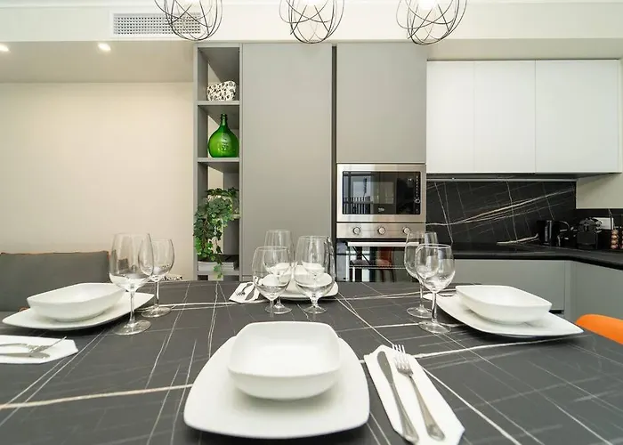 2 Min From The Cathedral With Private Parking