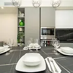 2 Min From The Cathedral With Private Parking