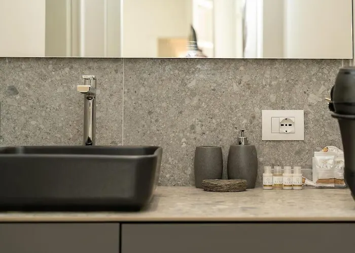 2 Min From The Cathedral With Private Parking Apartamento Como