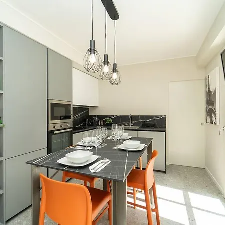 Apartament 2 Min From The Cathedral With Private Parking *