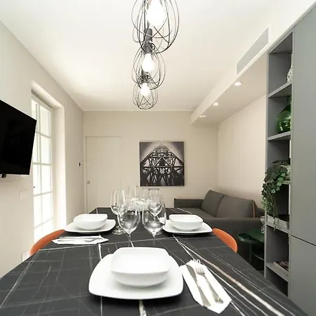 2 Min From The Cathedral With Private Parking Apartament
