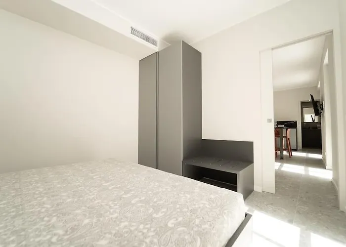 Lejlighed 2 Min From The Cathedral With Private Parking Como