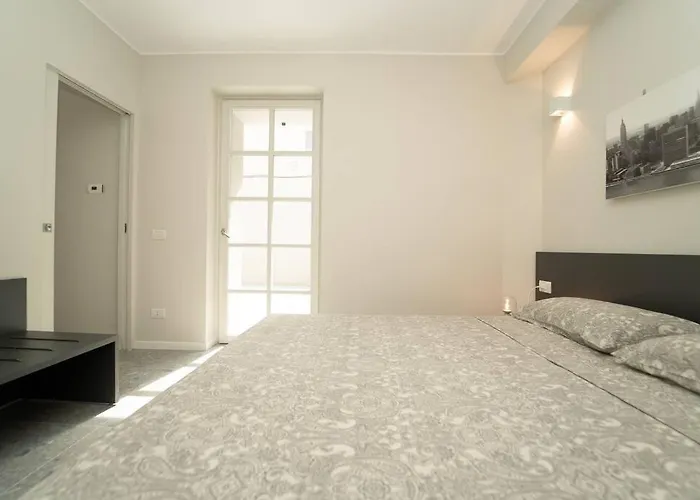 Lejlighed 2 Min From The Cathedral With Private Parking Como