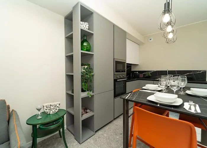 2 Min From The Cathedral With Private Parking Como